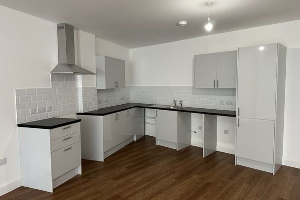 London Road North - Photo 1