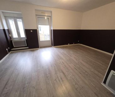 Location Appartement 4 pièces 75m² LE CREUSOT 71200 - Photo 3