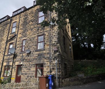 2 bed Apartment - To Let - Photo 5