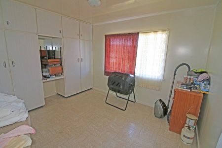 Neat & Convenient Unit Living - Photo 4