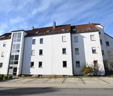 Ideal für Pendler und Single! Modernisierte 1-Zi.-DG-Wohnung mit Kf... - Foto 1