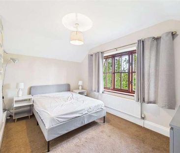 Upper Lodge Farm, Rectory Road, Padworth Common, Reading, Berkshire... - Photo 4