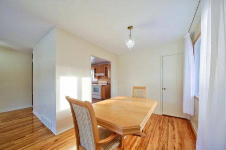 Maison de plain-pied à louer - Laval (Chomedey) (Autres) - Photo 3