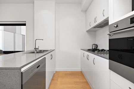 Fully Furnished One-Bedroom Apartment with Stunning Hills Views. - Photo 5