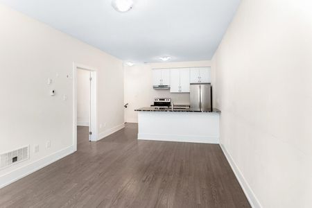 For Lease - 3326 Millicent Avenue Unit# Coach, Oakville, Ontario - Photo 2