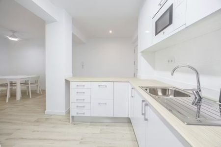 Carrer Campoamor, Valencia, Valencian Community 46022 - Photo 2