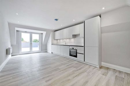 A modern two bedroom apartment with wonderful roof terrace in the heart of Windsor town. - Photo 3