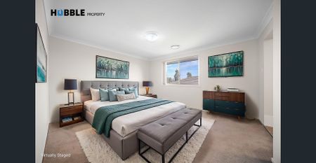 Contemporary Family Living in a Prime Location - Photo 4