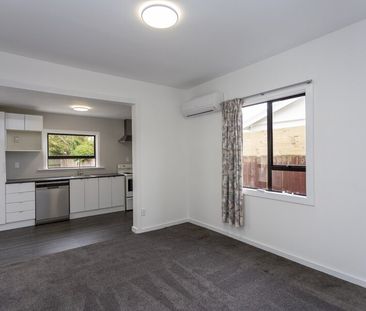 3 bedrooms – Recently Renovated! - Photo 3