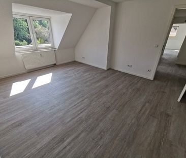 Ein tolles Wohngefühl: günstige 3-Zi.-Dachgeschosswohnung - Foto 1