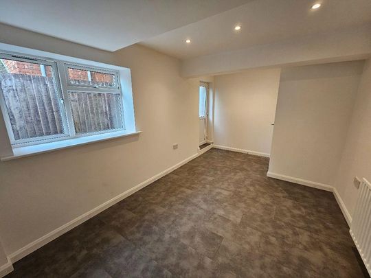 1 bedroom semi-detached house to rent - Photo 1