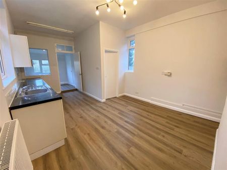 1 bedroom end of terrace house to rent - Photo 2