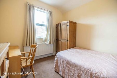 1 Marlborough Grove - Photo 3