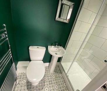 Beechwood Crescent (room 2), Burley, Leeds - Photo 1