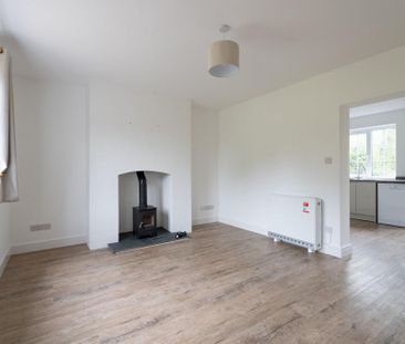 2 bedroom end of terrace house to rent - Photo 4