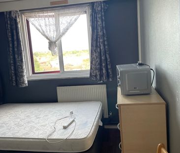 Room in a Shared Flat, Adams Road, N17 - Photo 3