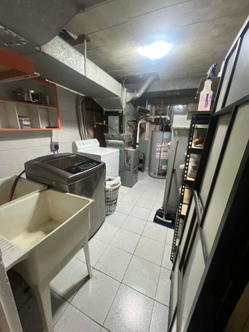 For Lease - 3715 St Clair Avenue Unit# Bsmt, Toronto, Ontario - Photo 4