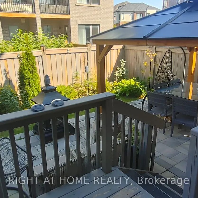 Condo Townhouse For Lease | N9299969 - Photo 1