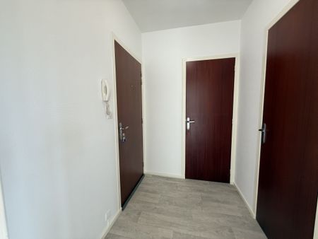 Location Appartement 1 pièce 35m² CLERMONT FERRAND 63000 - Photo 4