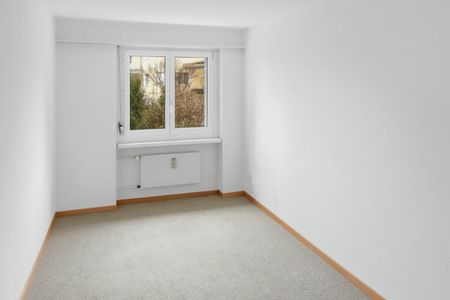 Moderne 4.5-Zimmer-Wohnung mit grossem Balkon nähe Wil - ab sofort frei! - Photo 3