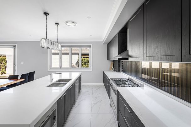 **Stunning 5-Bedroom Family Home in Marsden Park** - Photo 1