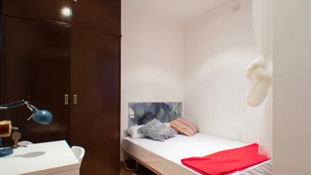 Carrer del Comte Borrell, Barcelona, Catalonia 08015 - Photo 2