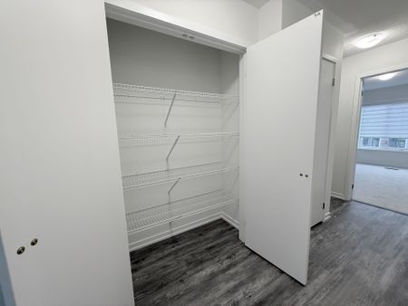 For Lease - 10 Kingbird Common, Cambridge, Ontario - Photo 4