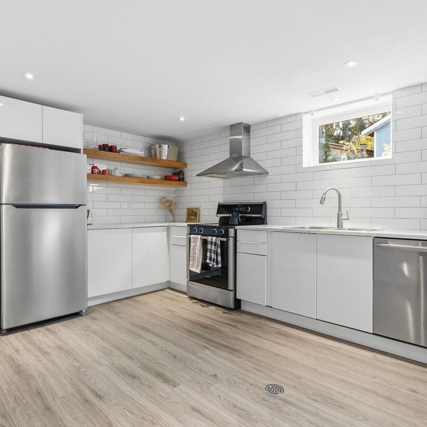 For Lease - 2112 Amesbury Crescent Unit# LOWER, Burlington, Ontario - Photo 1