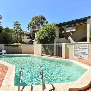 South Perth - Photo 2