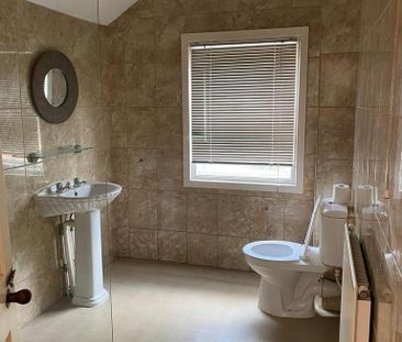 1 bedroom in a house share to rent - Photo 6
