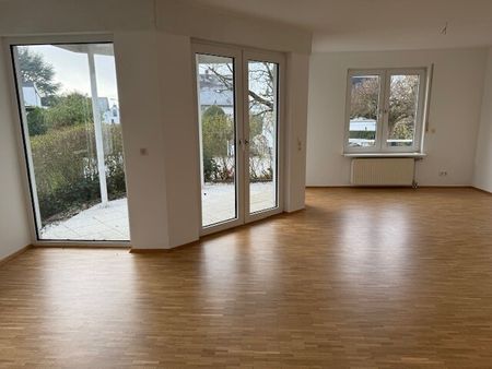 Moderne, helle 3-ZKB-Erdgeschosswohnung mit 2 Terrassen in ruhiger Wohnlage von Kronberg im Taunus - Photo 5