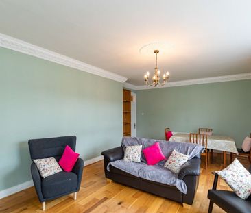 26 Thornhill Malone, Belfast BT9 6SP - Photo 2