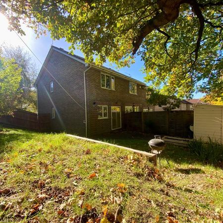 2 bedroom end of terrace house to rent - Photo 3