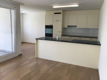 Schöne 2.5-Zimmer-Wohnung mit grosszügigem Balkon zu vermieten - Foto 3