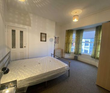 1 bedroom in a house share to rent - Photo 4