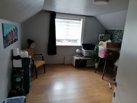 Gezellig huisje met boven 2 kamers ter beschikking - Photo 5