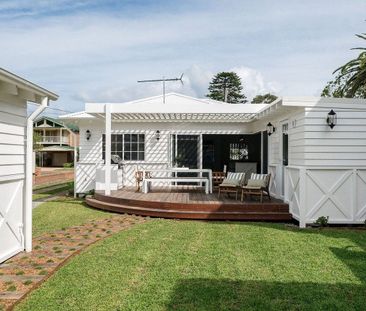 Where Coastal Living Meets Architectural Brilliance - Photo 6