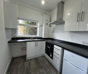 2 bedroom terraced house to rent - Photo 2