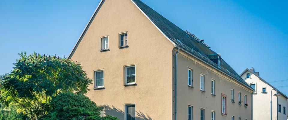 Ländlich gelegene 2-Raum-Wohnung mit Tageslichtbad - Photo 1