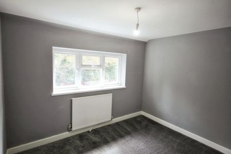 2 bedroom semi-detached house to rent - Photo 5