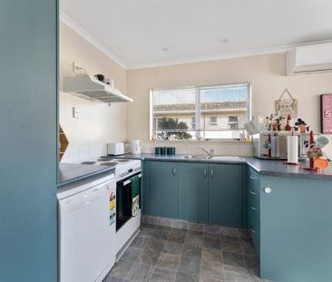 Charming 2-Bedroom - Photo 1