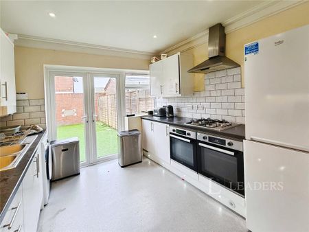 House to rent - Photo 5