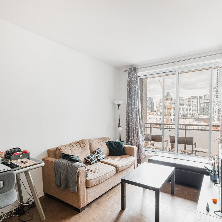 1190 Rue MacKay, #1202 - Photo 1