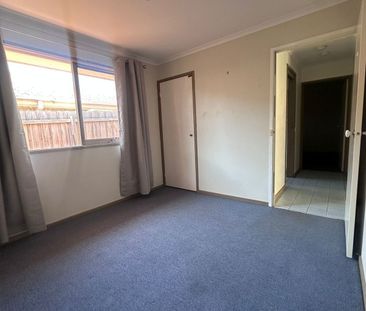 72 Bellevue Drive, Berwick - Photo 3