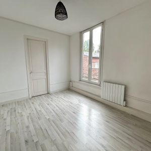Location Studio 1 pièces 25 m2 à Saint-Quentin - Photo 2