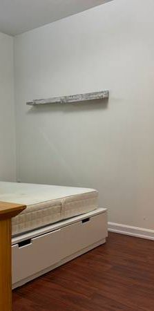 ONE BED UNIT CLOSE TO UBC IN KERRISDALE - Photo 1