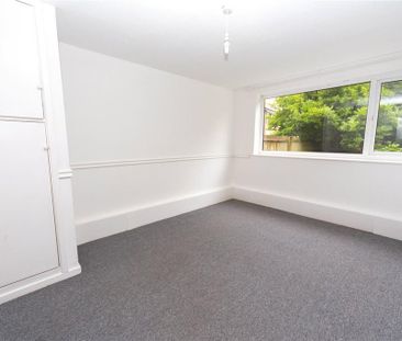 2 bedroom maisonette to rent - Photo 3