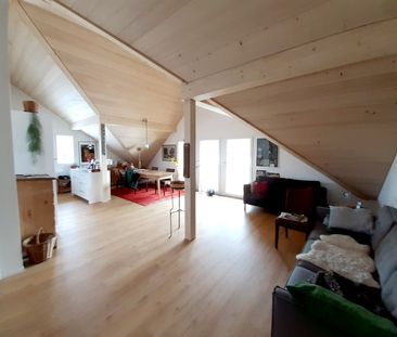 Moderne, helle 2.5-Zimmer Dachwohnung - Photo 1