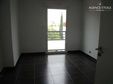 Appartement 2 pièces 43m2 MARSEILLE 8EME 1 072 euros - Photo 2