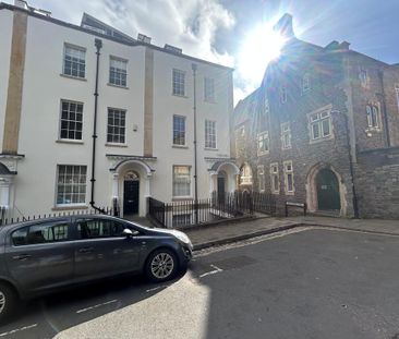 2 bedroom apartment to rent - Photo 6